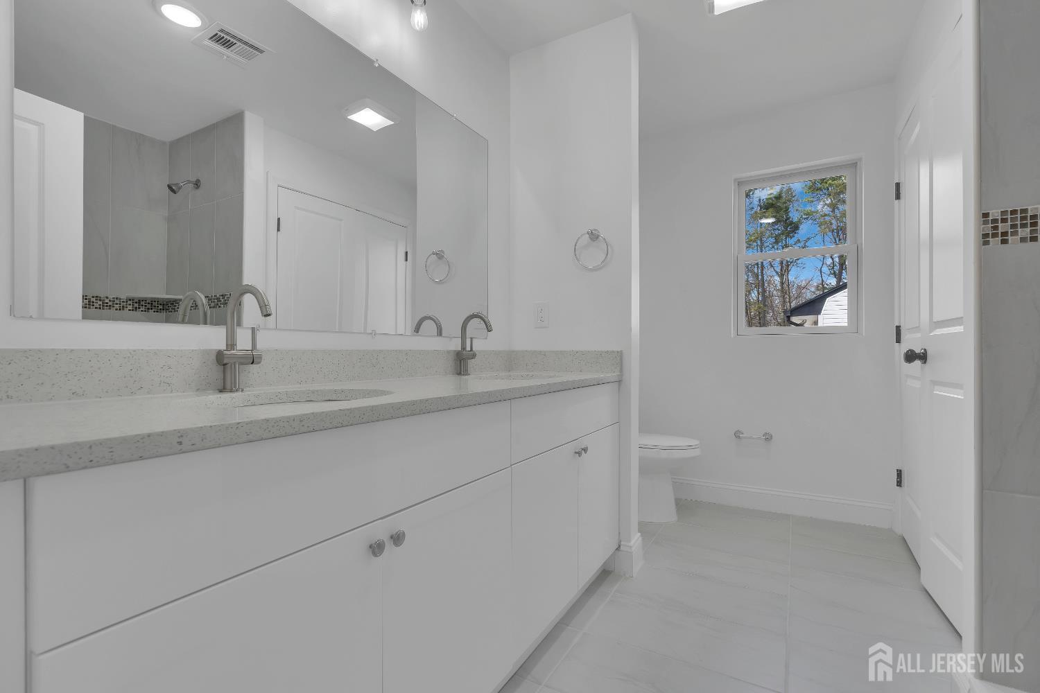 86 Fernwood Drive Piscataway NJ 08854