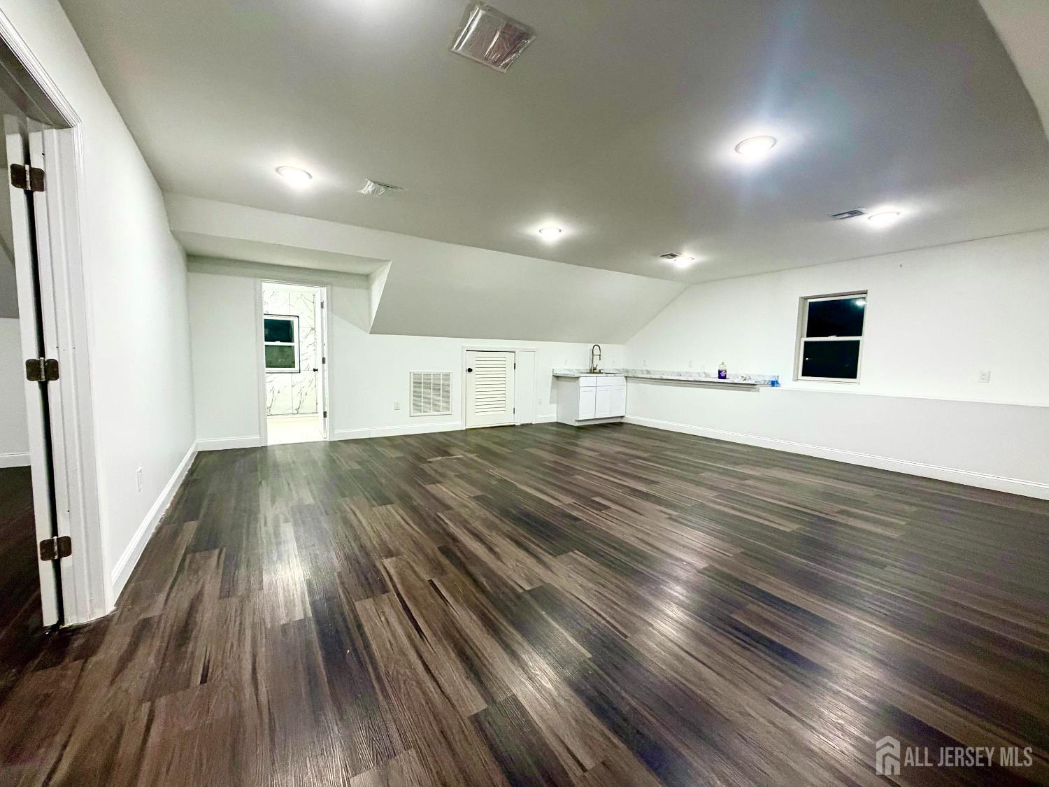 86 Fernwood Drive Piscataway NJ 08854
