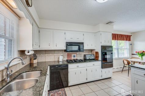 736 Harrell Avenue Woodbridge Proper NJ 07095