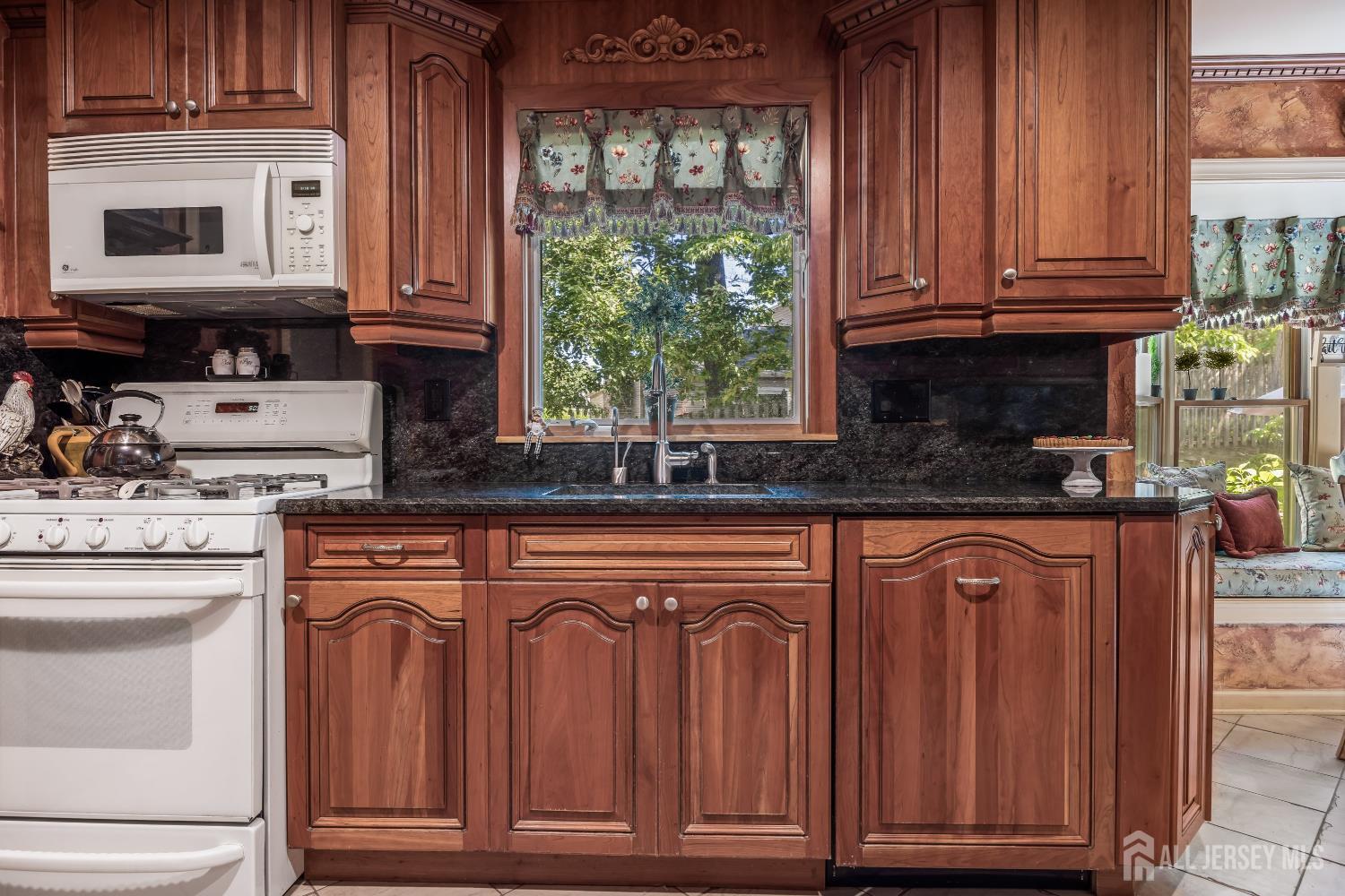 54 Eileen Way Edison NJ 08837