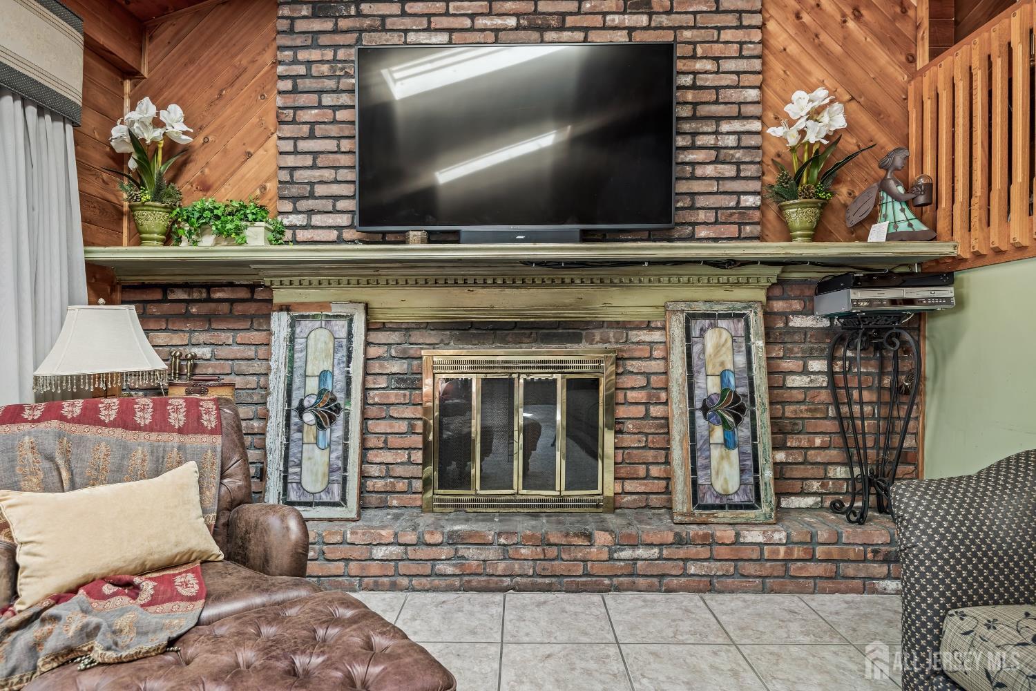 54 Eileen Way Edison NJ 08837