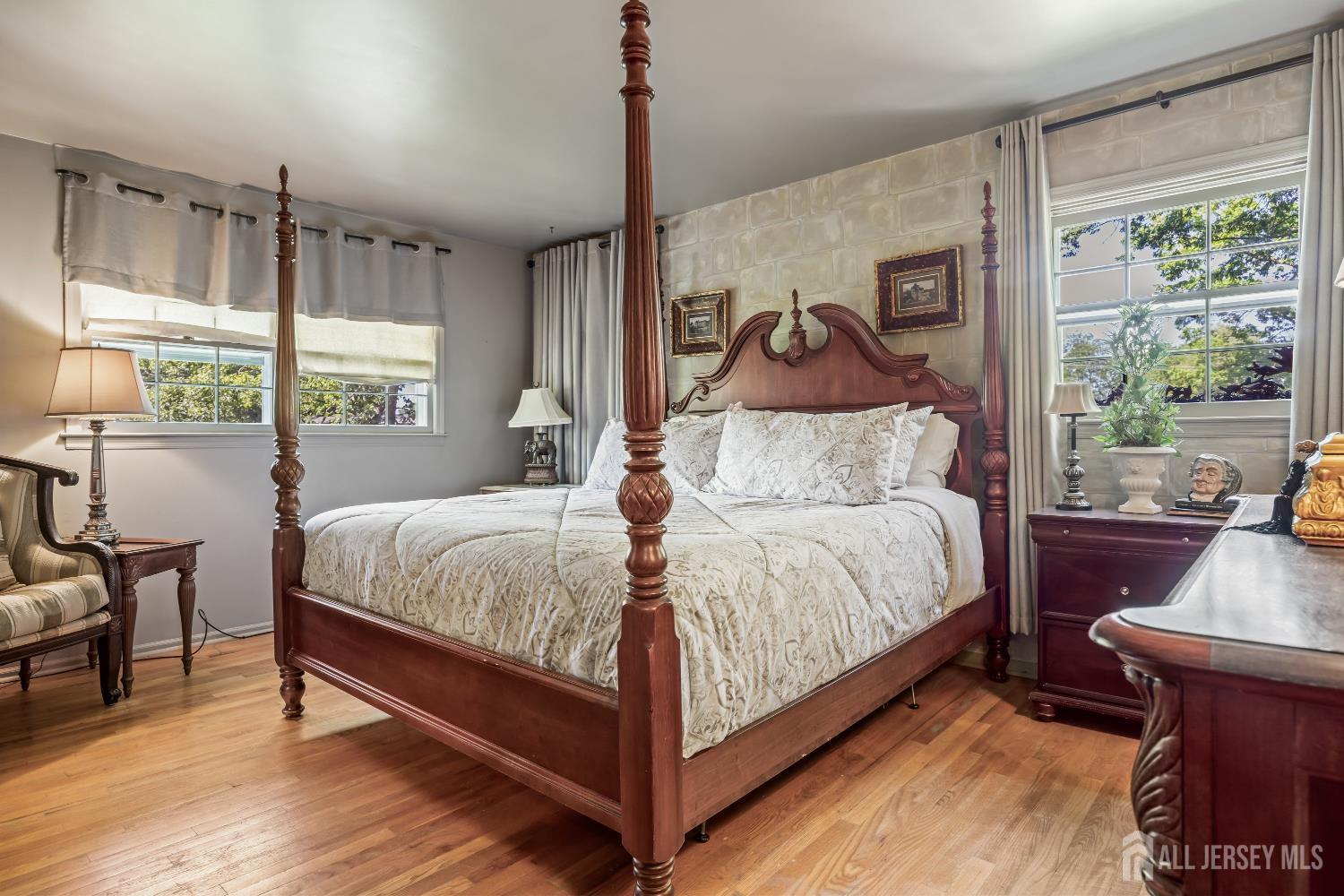 54 Eileen Way Edison NJ 08837