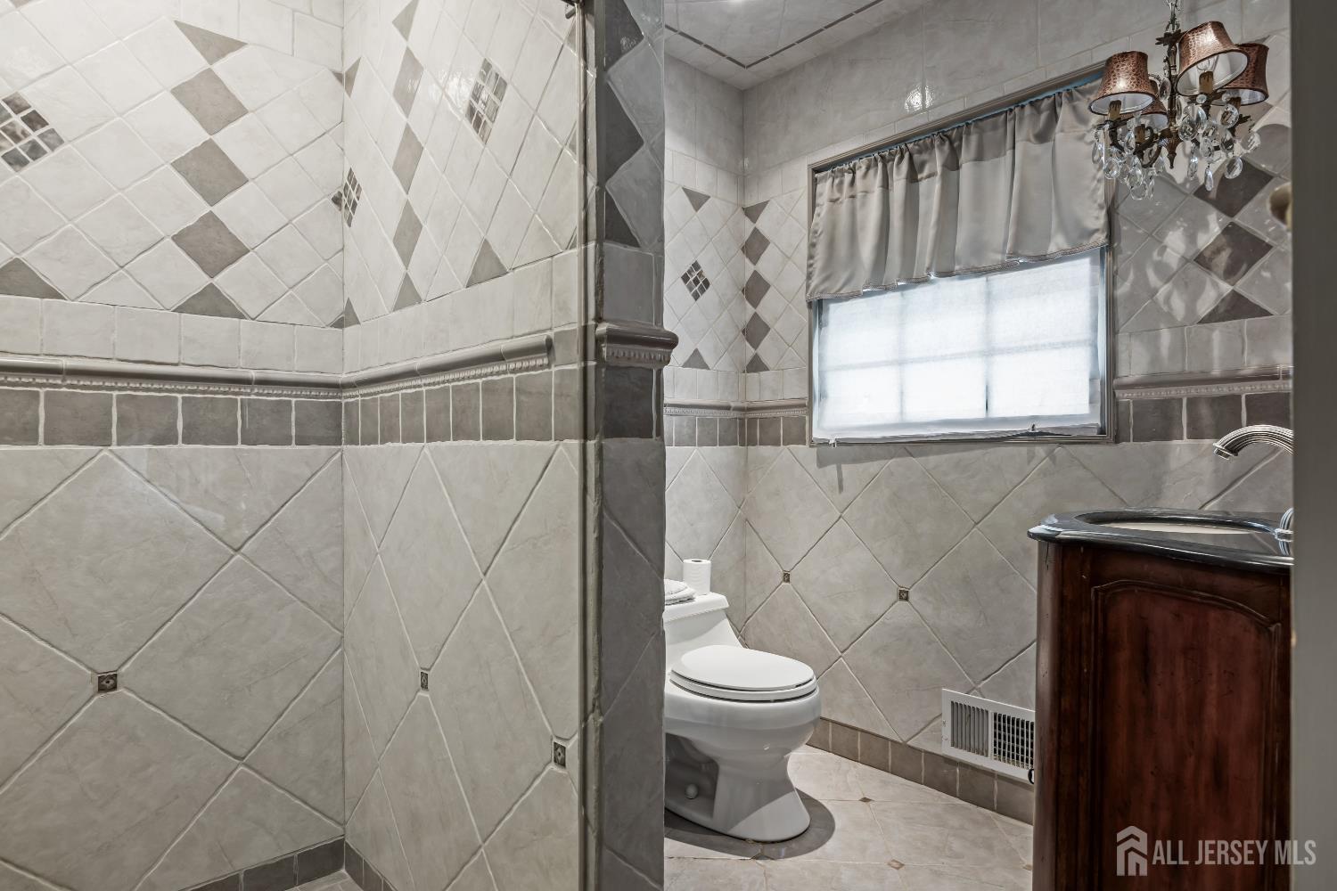 54 Eileen Way Edison NJ 08837
