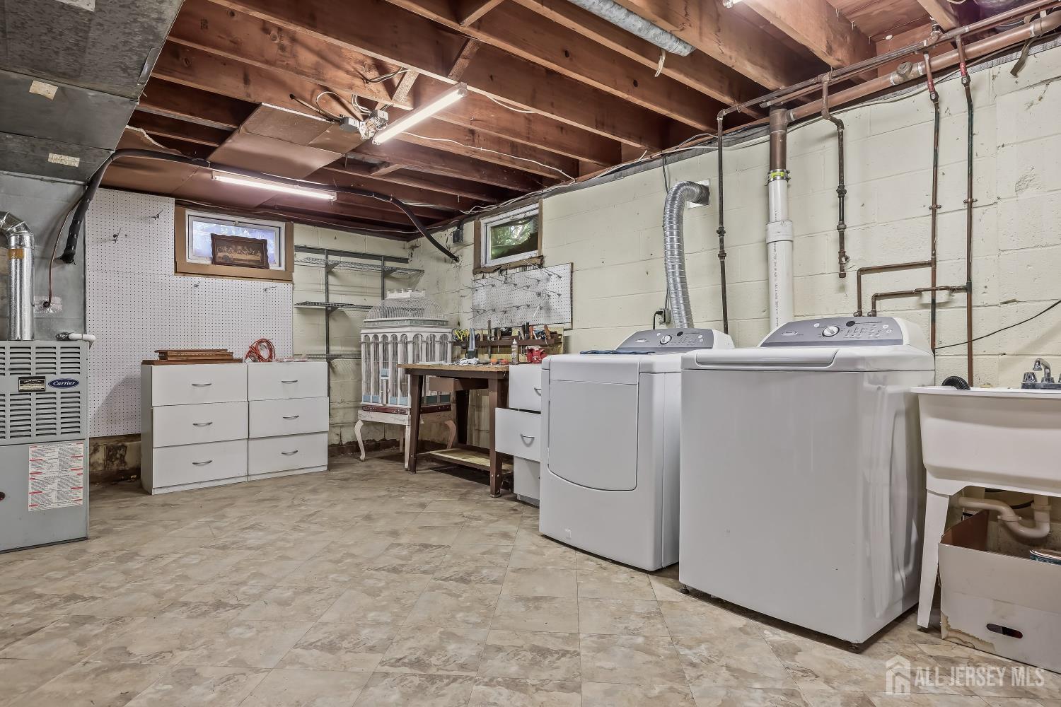 54 Eileen Way Edison NJ 08837