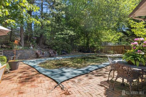 54 Eileen Way Edison NJ 08837