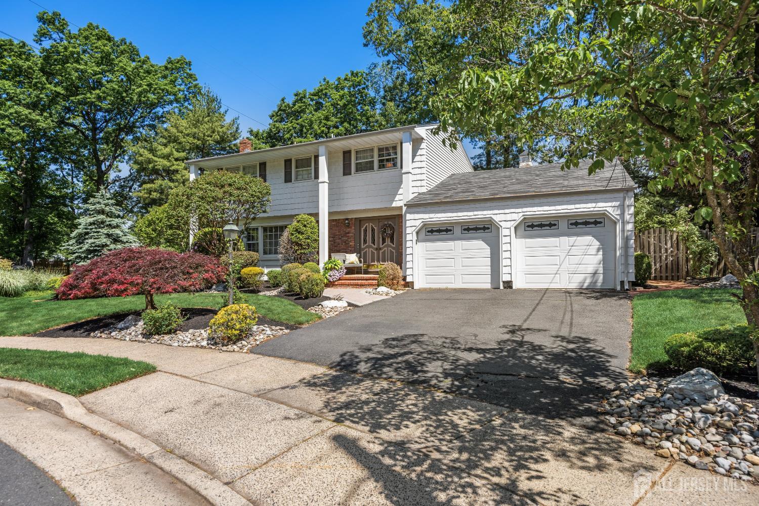 54 Eileen Way Edison NJ 08837