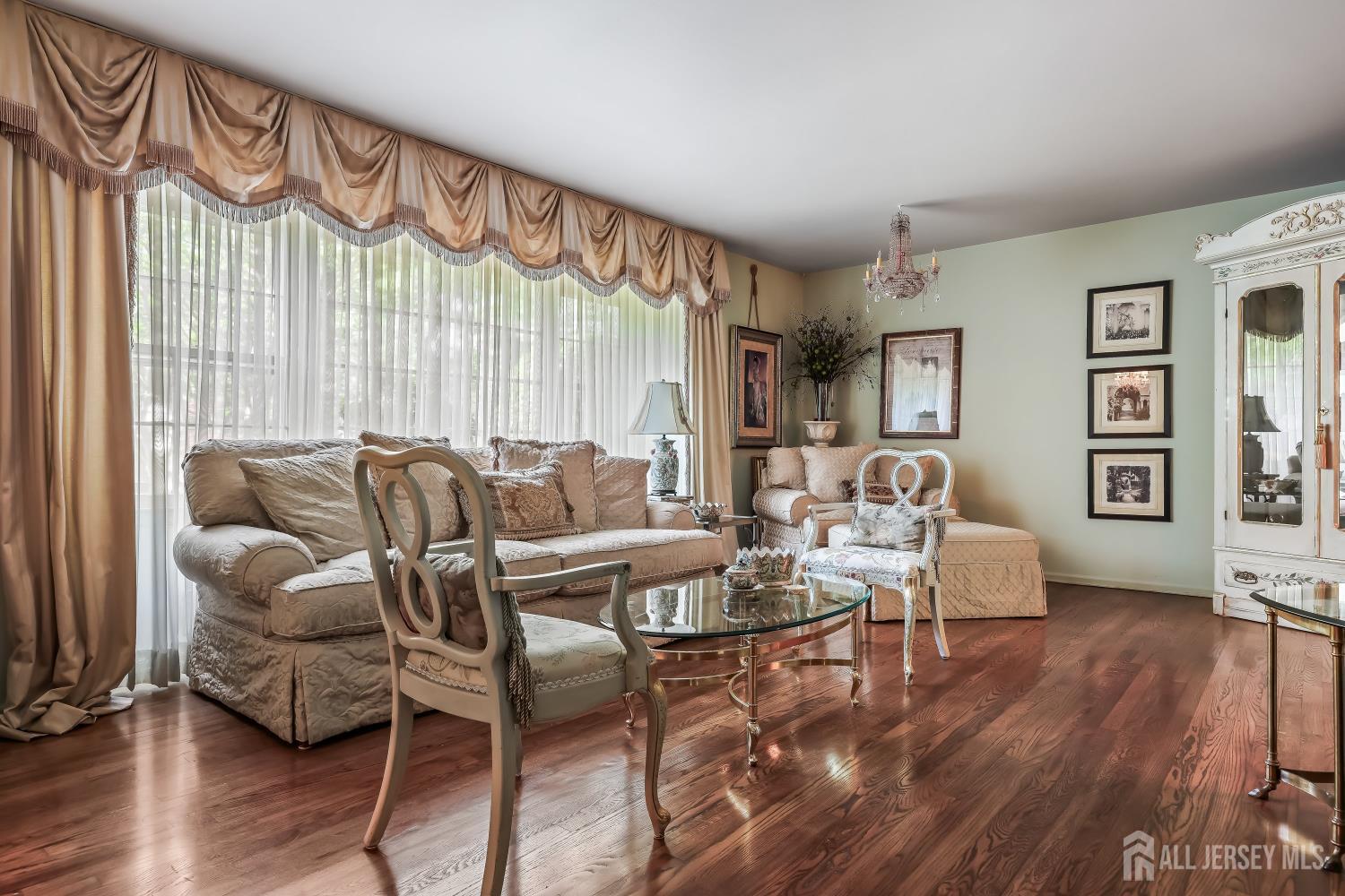 54 Eileen Way Edison NJ 08837