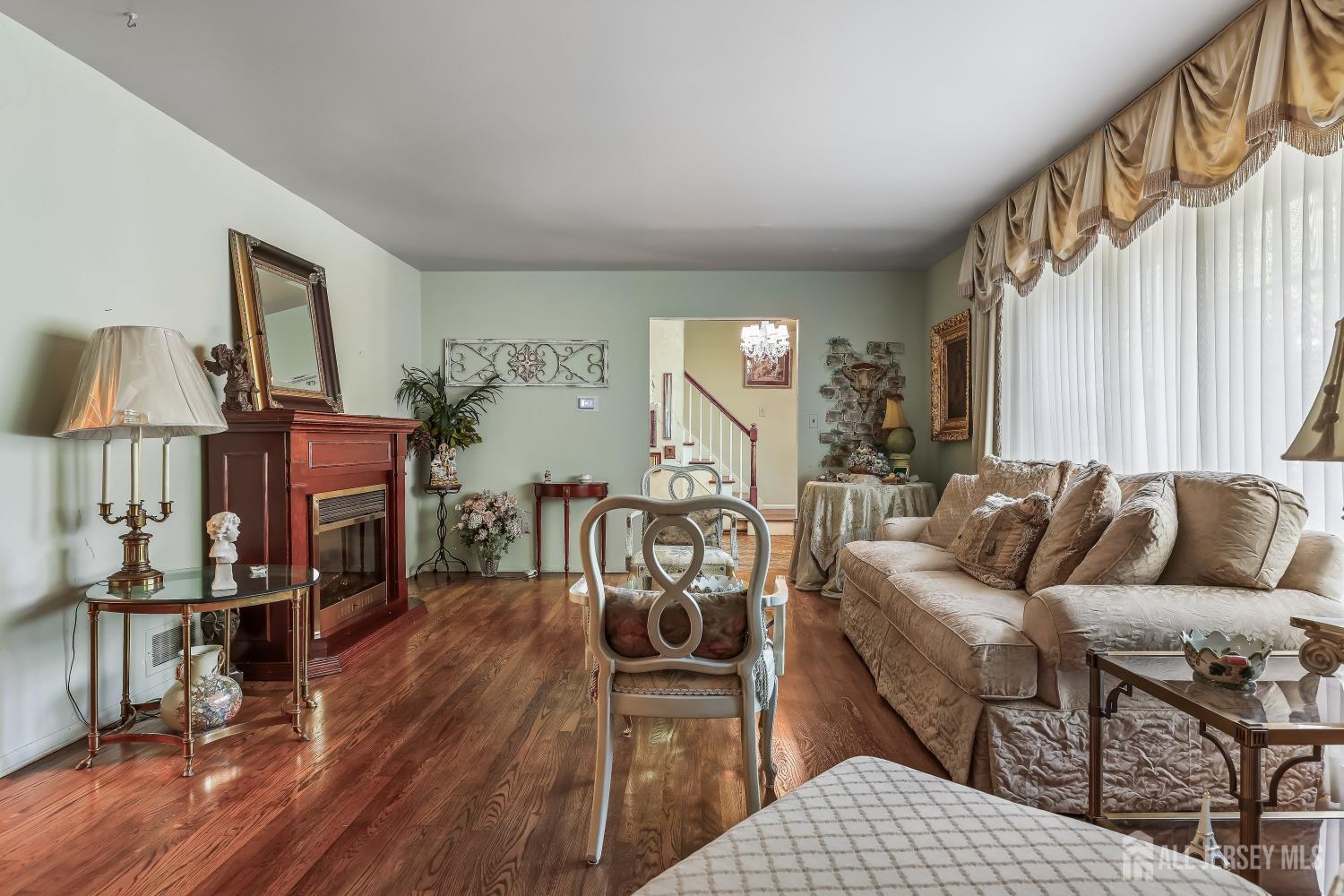 54 Eileen Way Edison NJ 08837