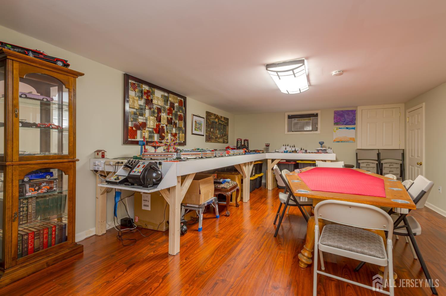108 Howard Avenue Middlesex NJ 08846
