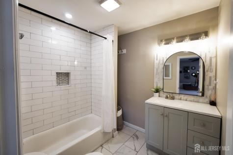 28 Duchess Avenue Middletown NJ 07748