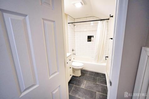 28 Duchess Avenue Middletown NJ 07748
