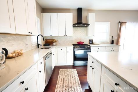 28 Duchess Avenue Middletown NJ 07748