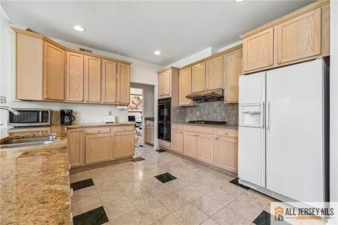 2 Chamberlin Court Cranbury NJ 08512