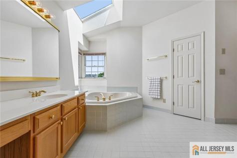 2 Chamberlin Court Cranbury NJ 08512