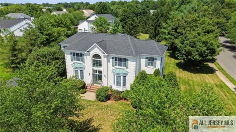 2 Chamberlin Court Cranbury NJ 08512