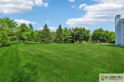 2 Chamberlin Court Cranbury NJ 08512