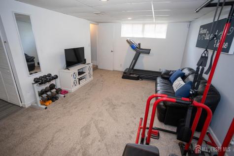 18 Pero Court Sayreville NJ 08872