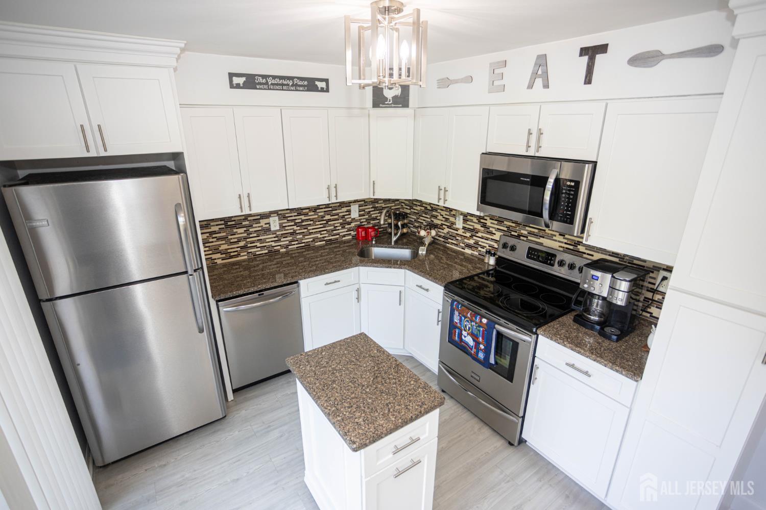18 Pero Court Sayreville NJ 08872