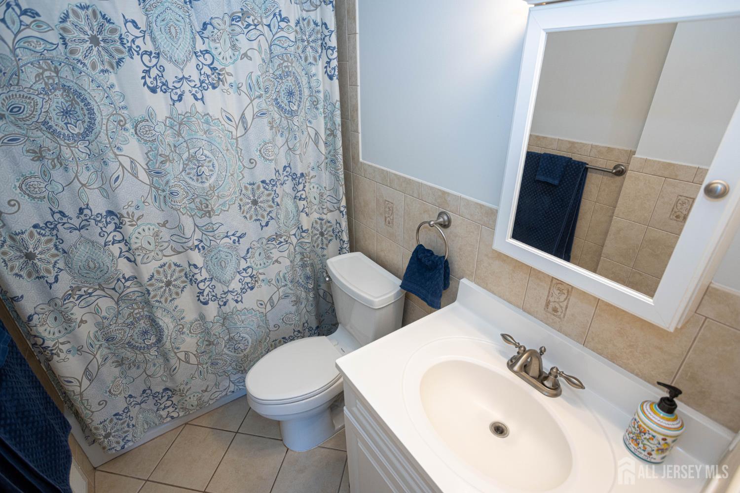 18 Pero Court Sayreville NJ 08872