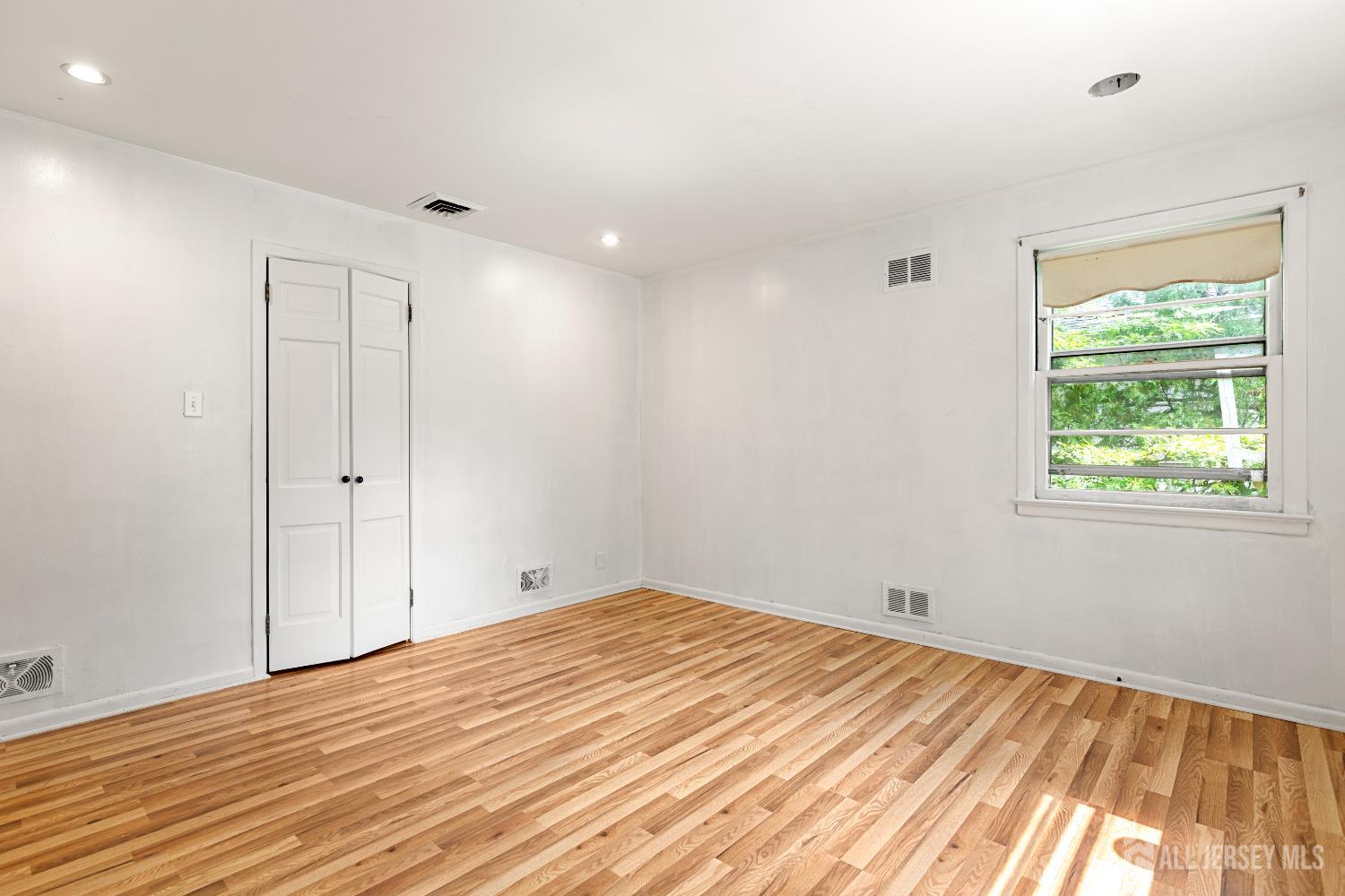 29 Devonshire Terrace West Orange NJ 07052