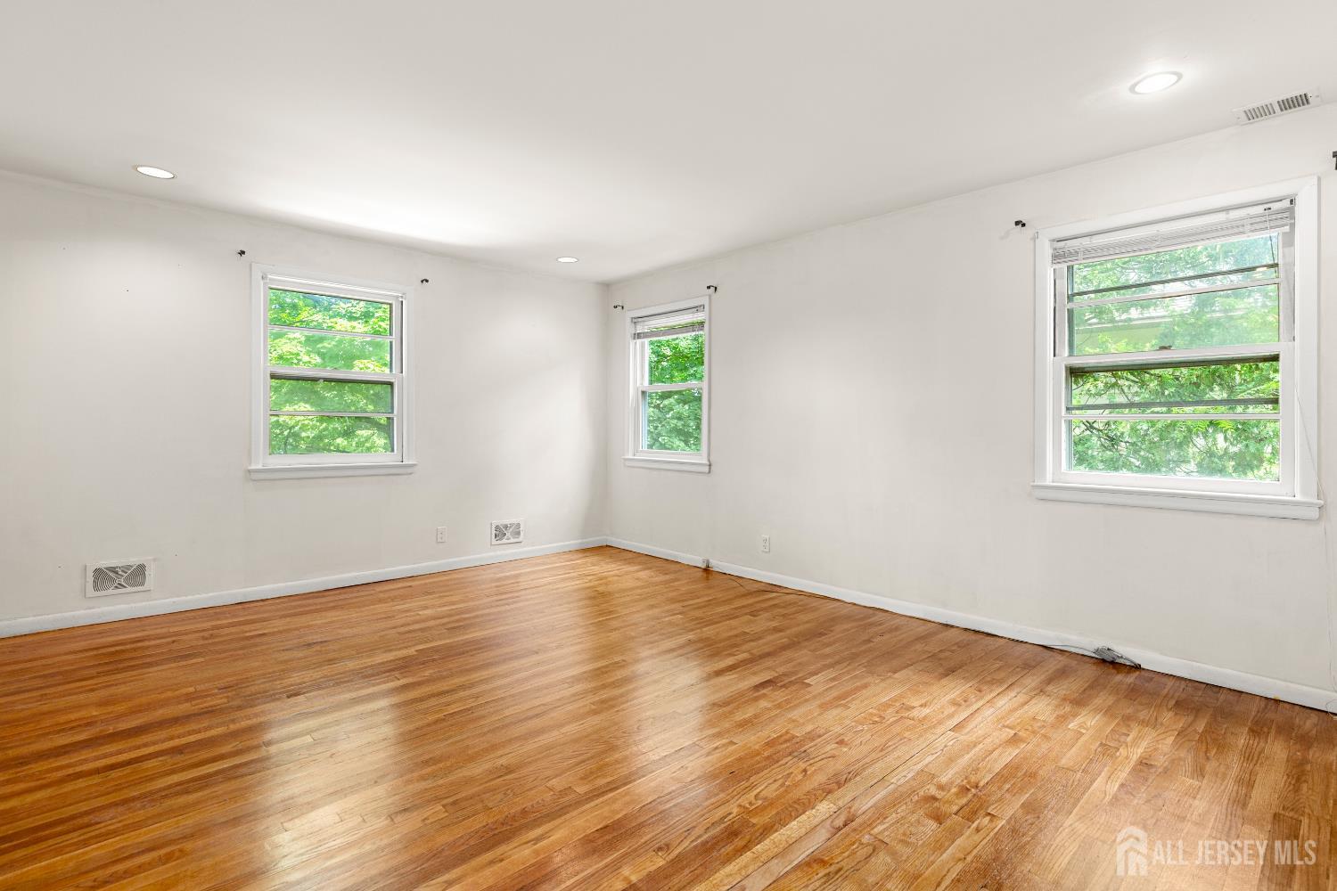 29 Devonshire Terrace West Orange NJ 07052