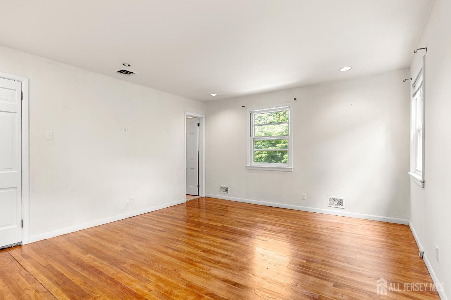 29 Devonshire Terrace West Orange NJ 07052
