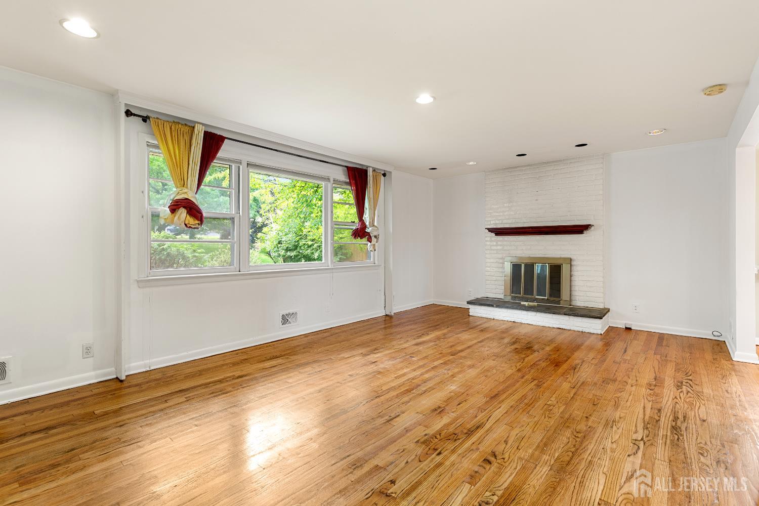 29 Devonshire Terrace West Orange NJ 07052