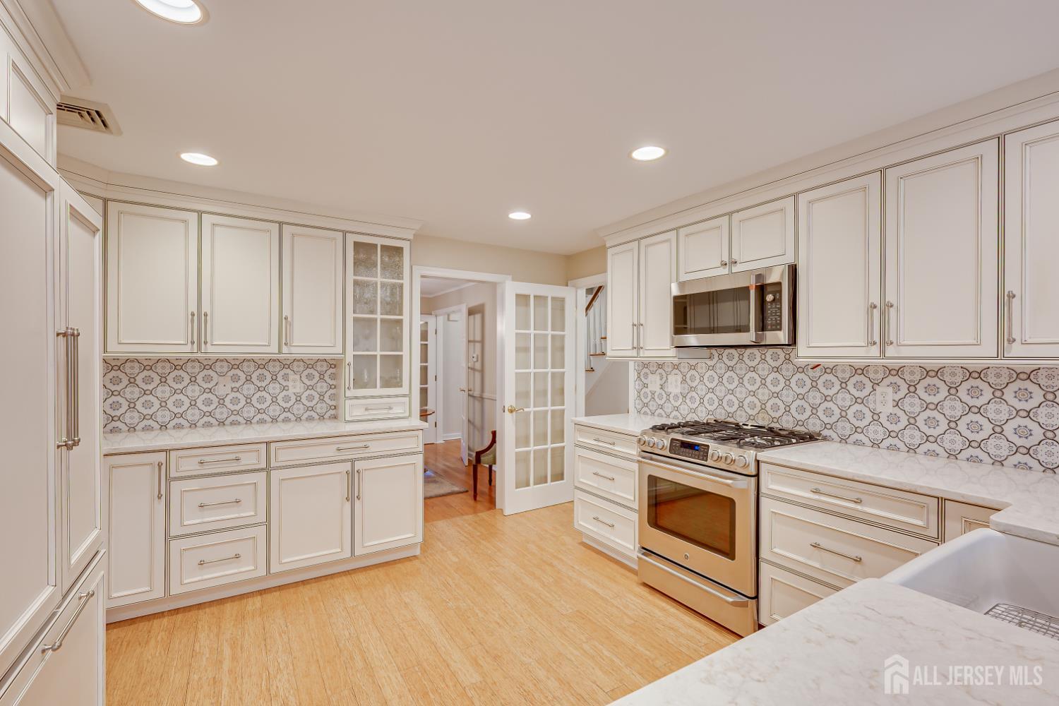 11 Cape Court Metuchen NJ 08840