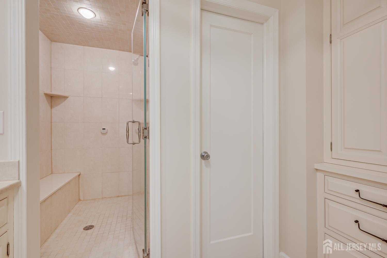 11 Cape Court Metuchen NJ 08840