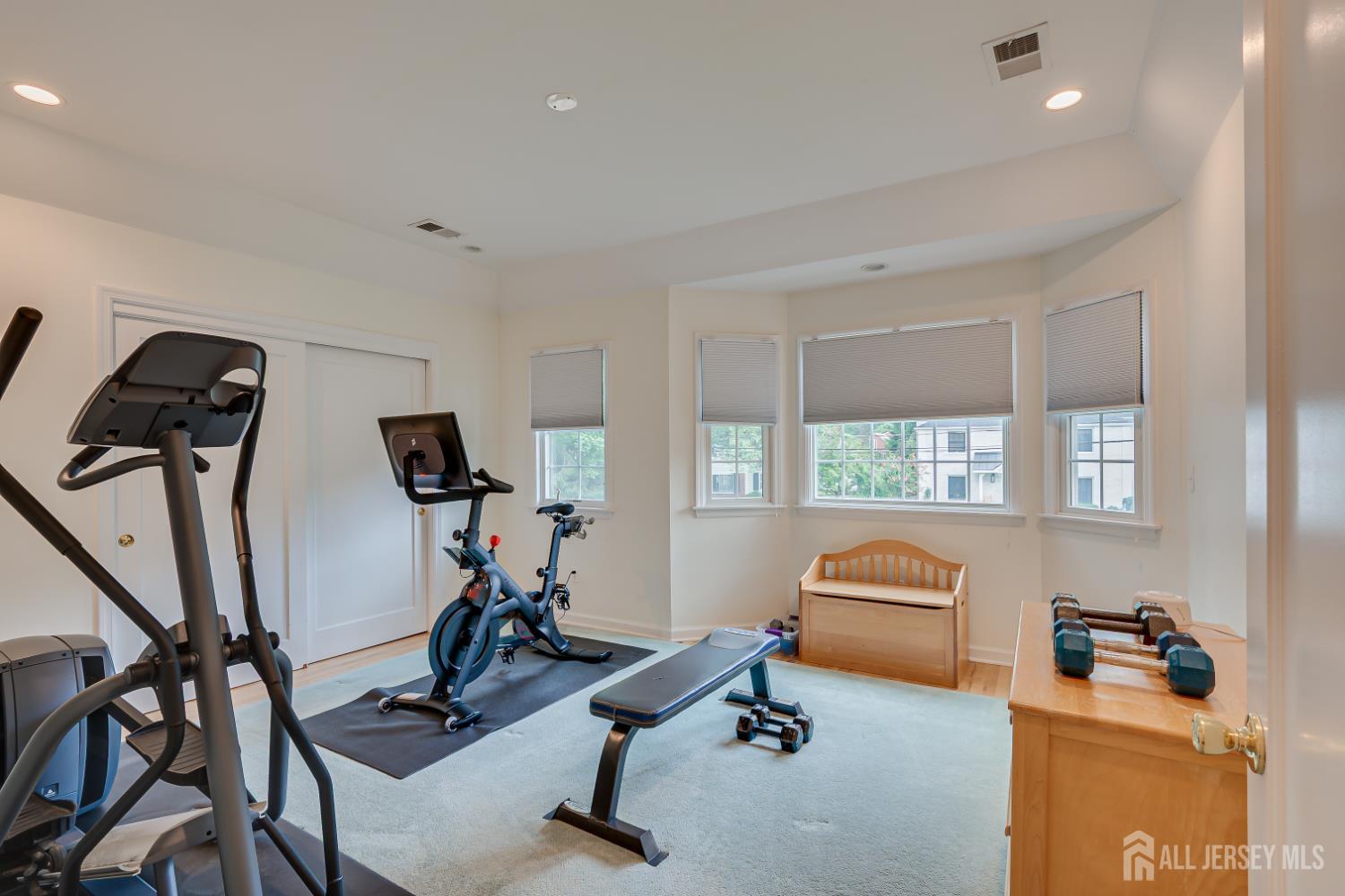11 Cape Court Metuchen NJ 08840