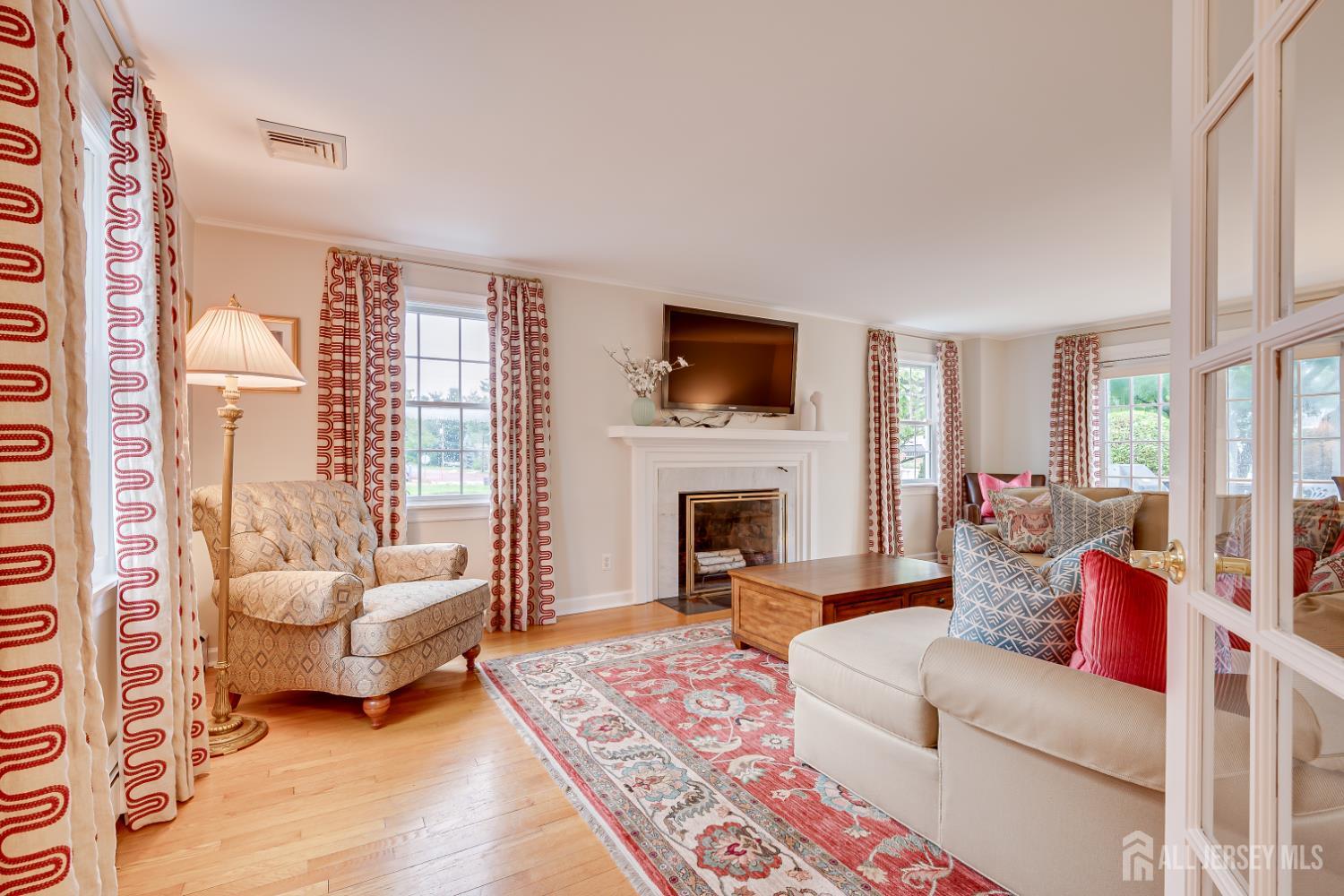 11 Cape Court Metuchen NJ 08840