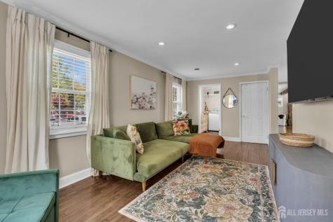 52 Thomas Avenue Shrewsbury Boro NJ 07702