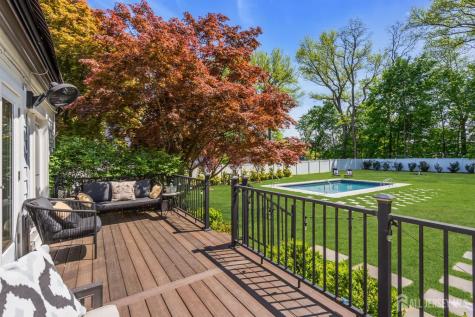 52 Thomas Avenue Shrewsbury Boro NJ 07702