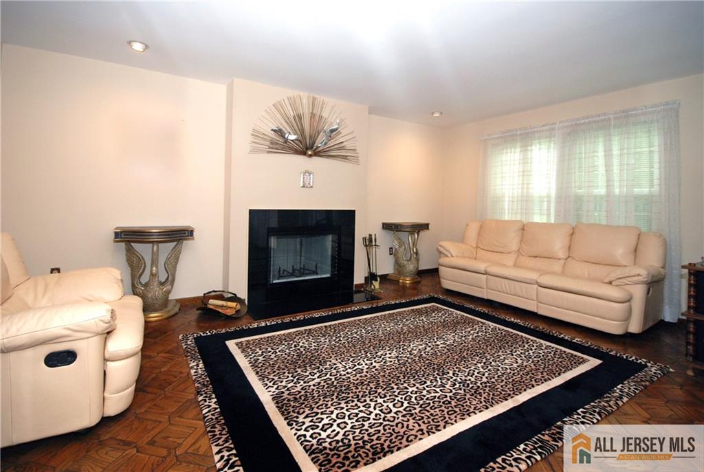 12 Dorchester Drive Monroe NJ 08831