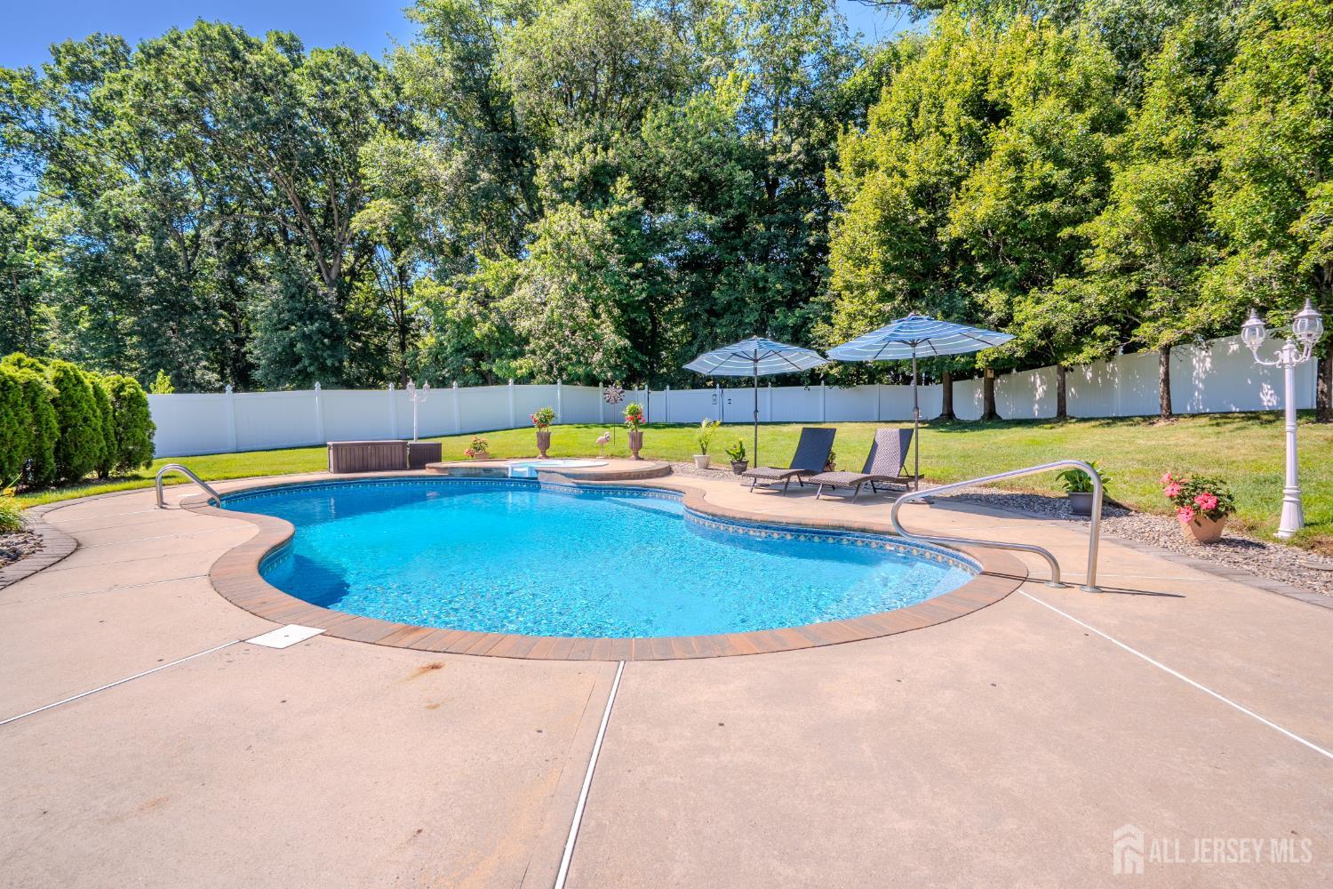 4 Dorene Court Monroe NJ 08831
