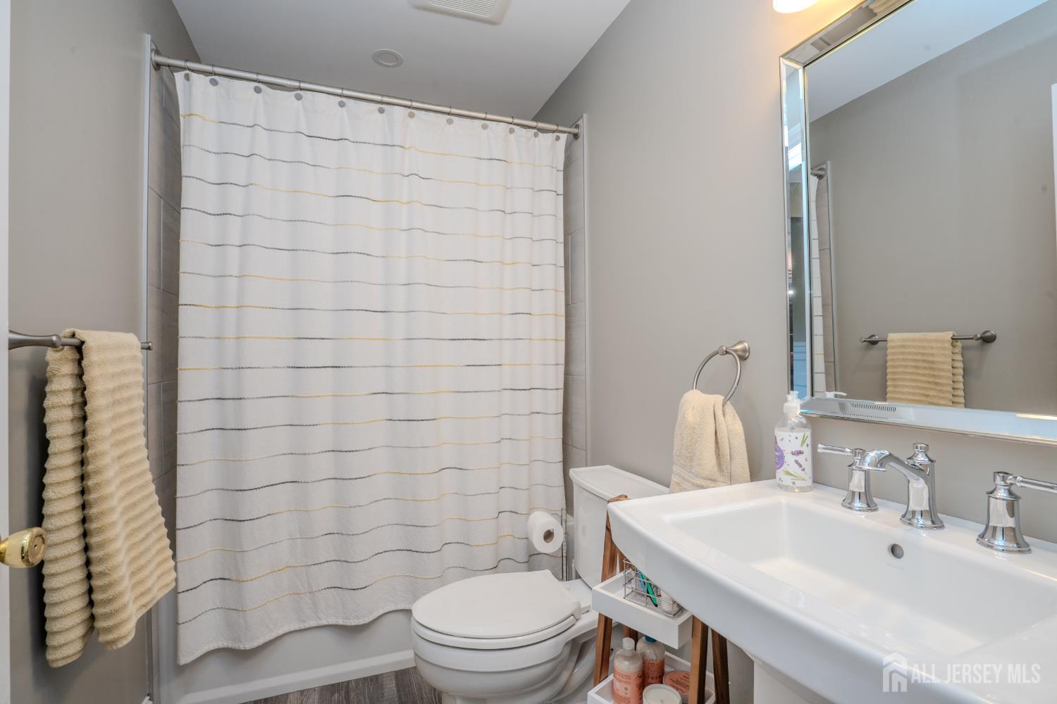 4 Dorene Court Monroe NJ 08831