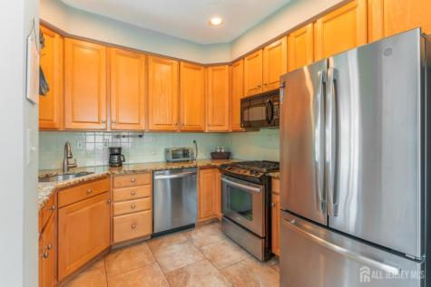 25 Leeds Lane Monroe NJ 08831