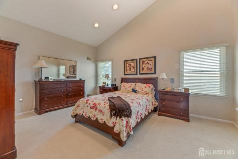 25 Leeds Lane Monroe NJ 08831