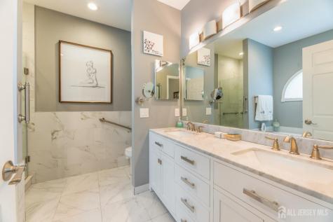 25 Leeds Lane Monroe NJ 08831