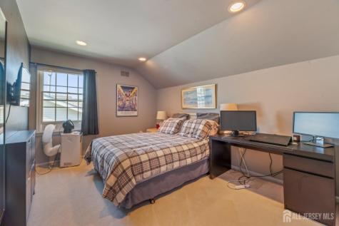 25 Leeds Lane Monroe NJ 08831