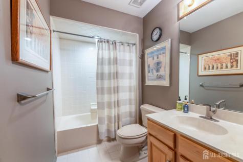25 Leeds Lane Monroe NJ 08831