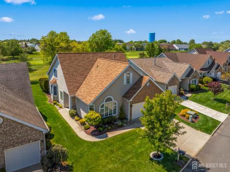 25 Leeds Lane Monroe NJ 08831
