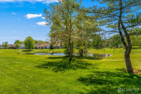 25 Leeds Lane Monroe NJ 08831