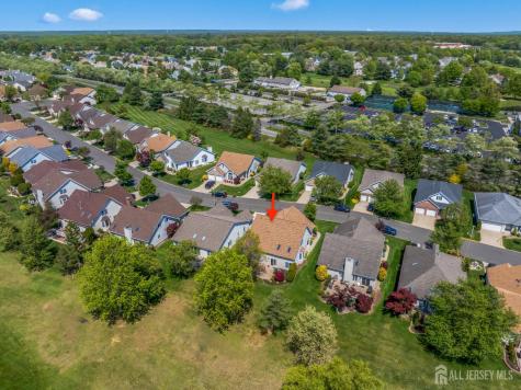 25 Leeds Lane Monroe NJ 08831