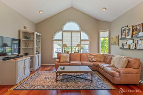 25 Leeds Lane Monroe NJ 08831