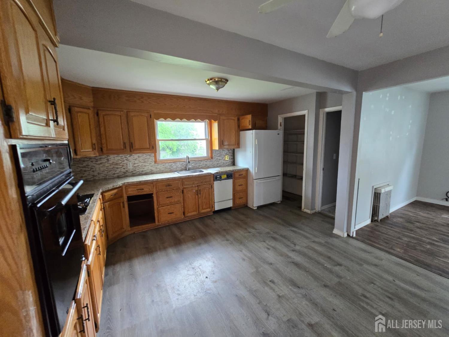 4 Vale Street Edison NJ 08817