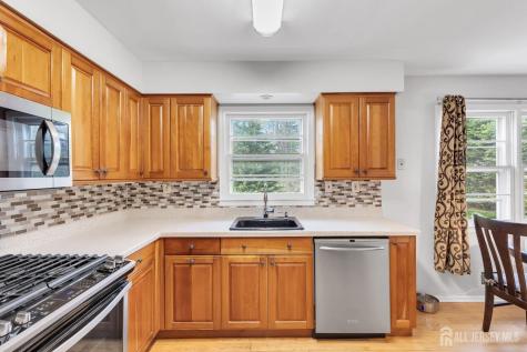 8 Queens Place Old Bridge NJ 08857