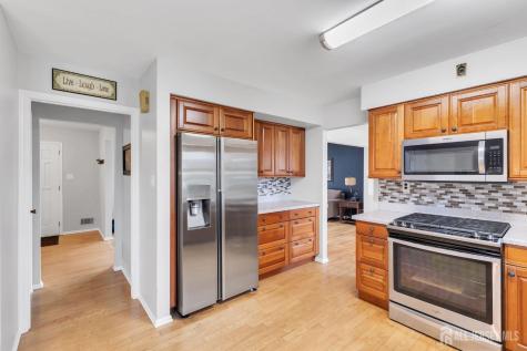 8 Queens Place Old Bridge NJ 08857
