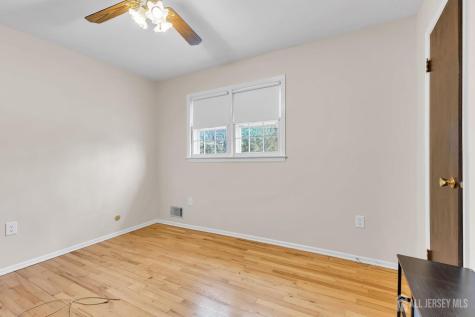 8 Queens Place Old Bridge NJ 08857