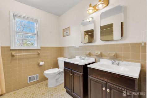 8 Queens Place Old Bridge NJ 08857